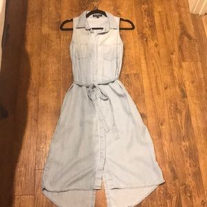 Sleeveless chambray dress